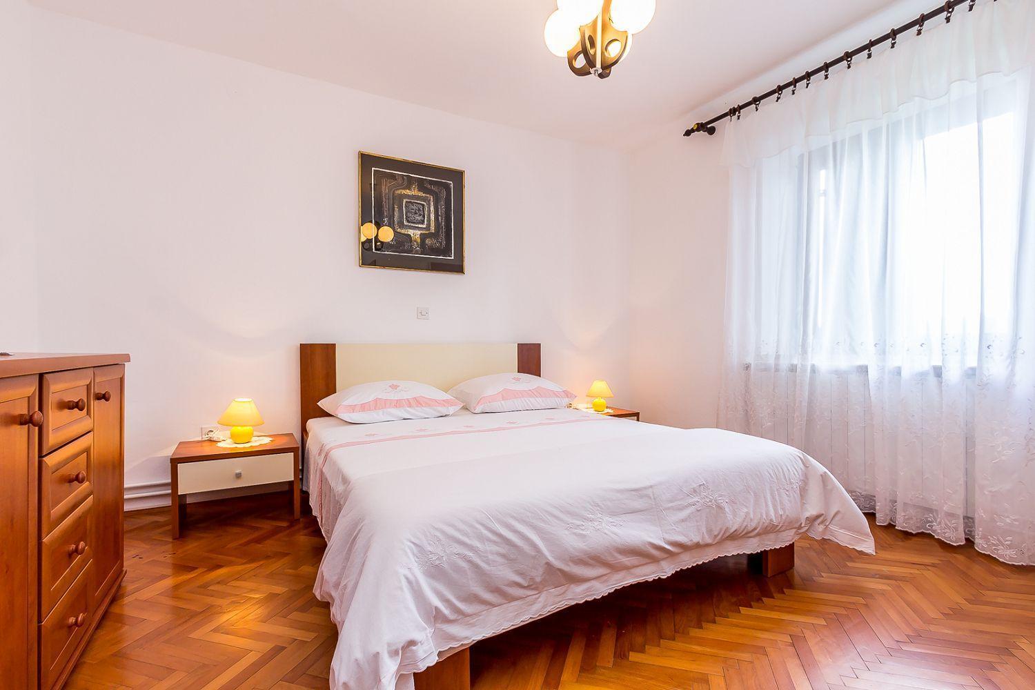 Ferienwohnung Mit Wlan, Klima, Parkplatz, Grill Und Grossem Garten Zum Fussball Spielen Gajana Ngoại thất bức ảnh